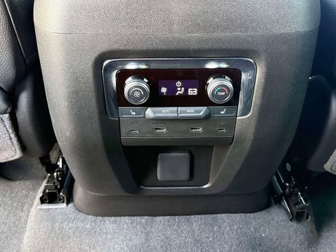 Used 2025 GMC Yukon XL Denali w/ Denali Reserve Package AWD/4WD image 21