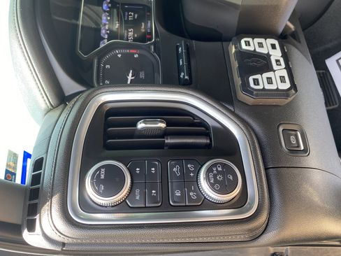 Used 2020 GMC Sierra 2500 Denali w/ Denali Ultimate Package AWD/4WD image 20
