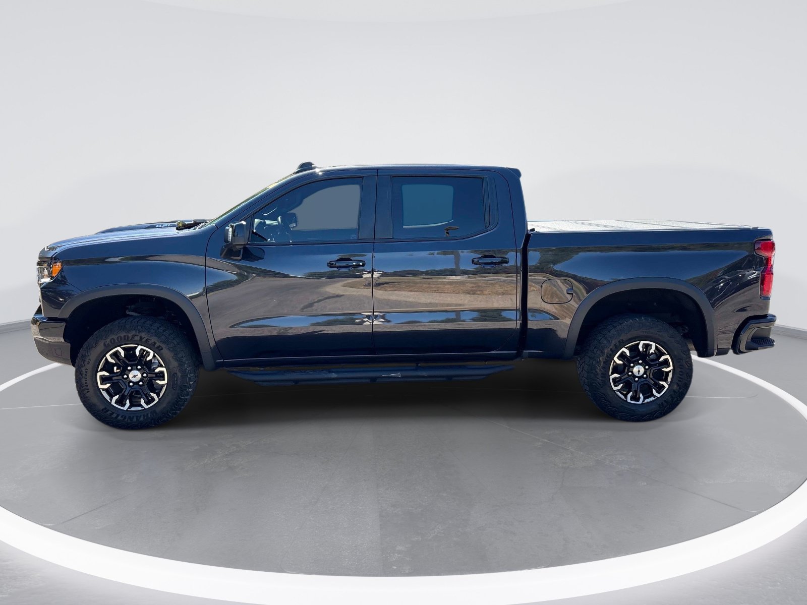 Used 2022 Chevrolet Silverado 1500 ZR2 w/ Technology Package AWD/4WD image 5