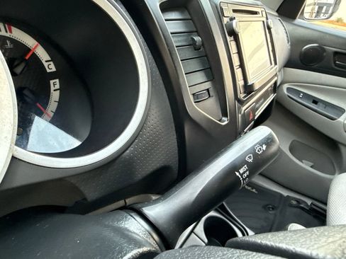 Used 2015 Toyota Tacoma 2WD Access Cab image 25