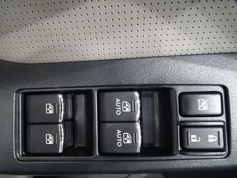 Used 2018 Subaru Forester 2.5i Limited image 19