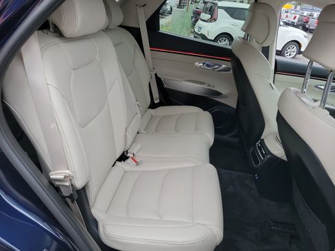 Certified 2026 Genesis GV70 2.5T Select AWD/4WD image 23