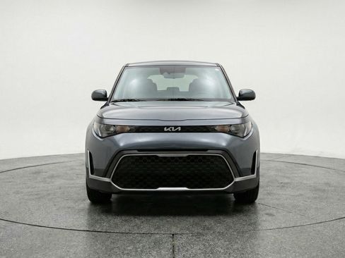 Used 2025 Kia Soul LX w/ LX Technology Package FWD image 2