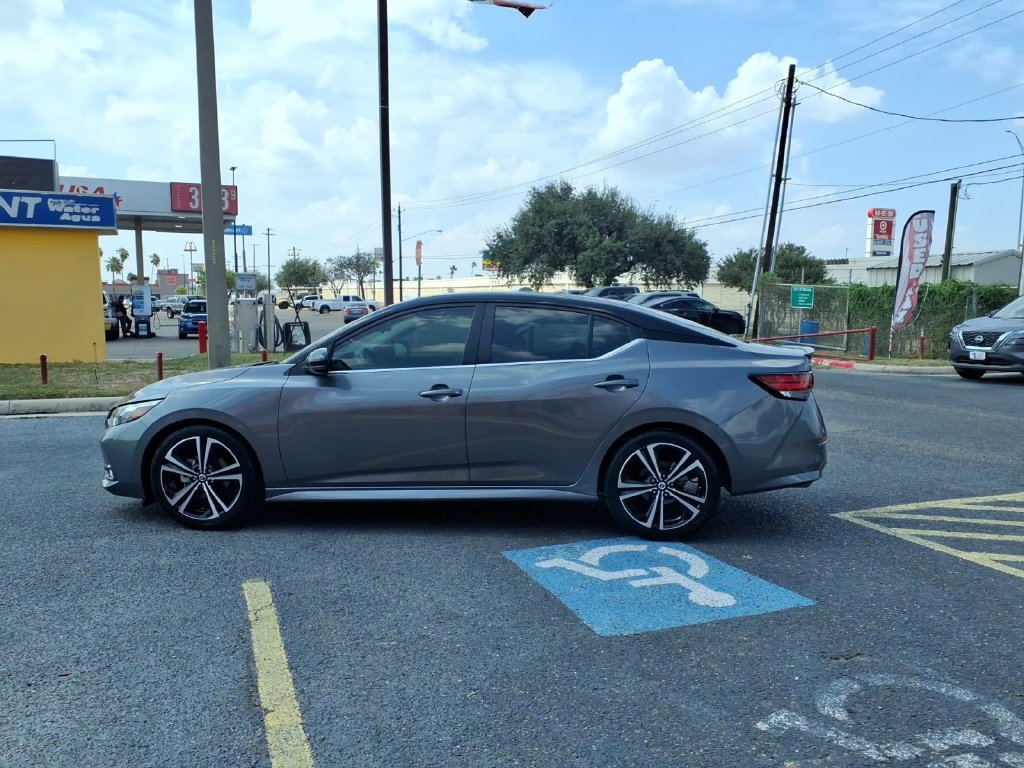 Used 2023 Nissan Sentra SR FWD image 2