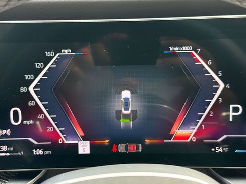 Used 2025 BMW 760i xDrive w/ Premium Package image 29