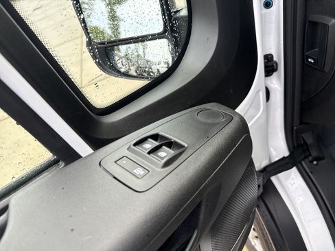 Used 2025 RAM ProMaster 2500 w/ U-Haul Equipment Group FWD image 14