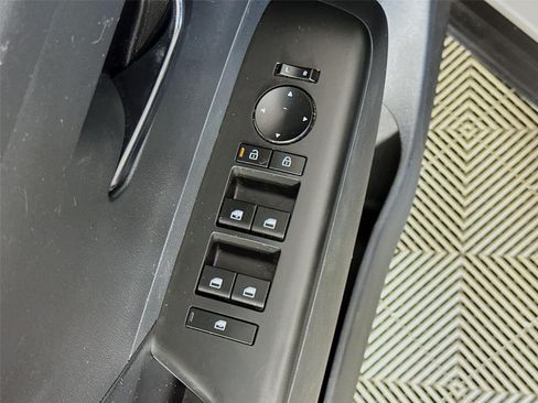 Used 2024 Hyundai Kona SEL FWD image 19