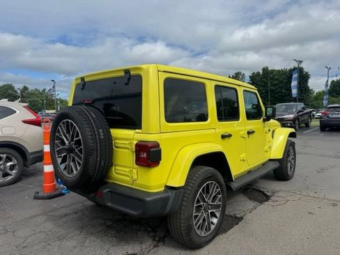 Used 2023 Jeep Wrangler Unlimited Sahara w/ Cold Weather Group AWD/4WD image 3