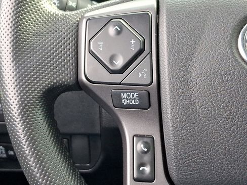 Certified 2022 Toyota Tacoma TRD Off-Road image 22