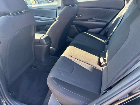 Used 2023 Hyundai Elantra SE FWD image 15