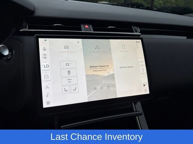 Used 2025 Land Rover Range Rover Velar Dynamic SE AWD/4WD image 10