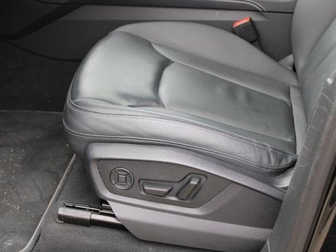 Used 2025 Audi Q7 3.0T Premium Plus image 16