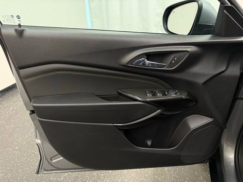 Used 2024 Chevrolet Trax LT w/ Driver Confidence Package image 9