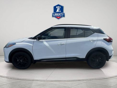 Used 2023 Nissan Kicks SR FWD image 8