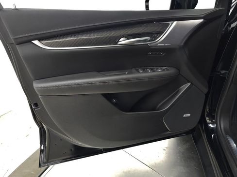 Certified 2023 Cadillac XT5 Sportv AWD/4WD image 18