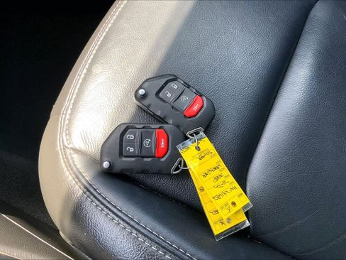 Used 2022 Jeep Wrangler Unlimited Sahara AWD/4WD image 14