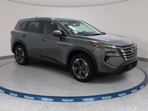 Used 2025 Nissan Rogue SV FWD image 4