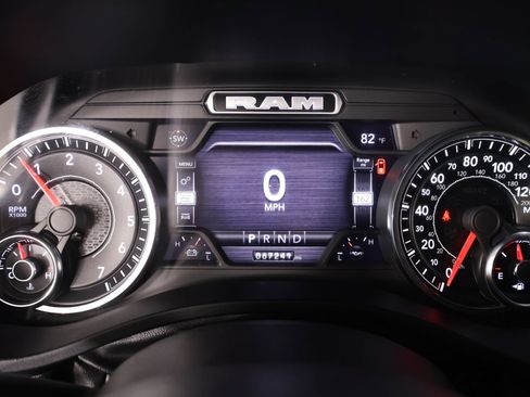 Used 2022 RAM 1500 Big Horn AWD/4WD image 4