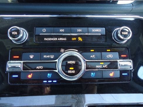 Used 2019 Lincoln Navigator Reserve AWD/4WD image 21