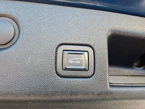 Used 2019 Chevrolet Equinox LT image 29