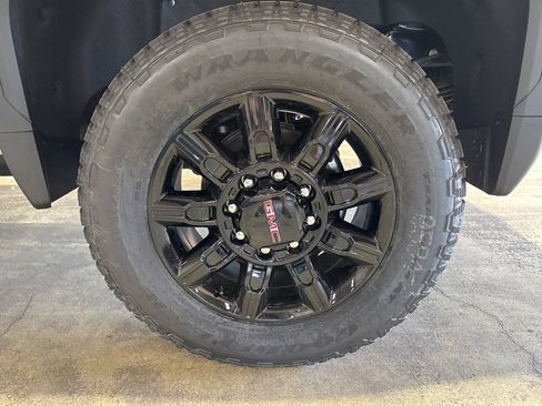 New 2026 GMC Sierra 2500 AT4 w/ AT4 Premium Plus Package image 15