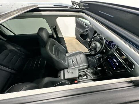 Used 2019 Volkswagen Tiguan SEL Premium AWD/4WD image 6