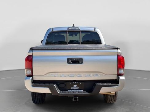 Used 2020 Toyota Tacoma SR w/ SR Convenience Package RWD image 5