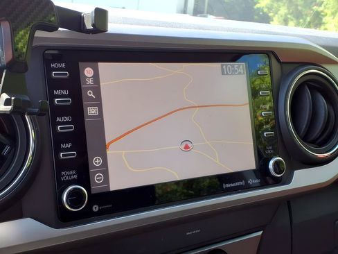 Used 2020 Toyota Tacoma SR5 RWD image 18