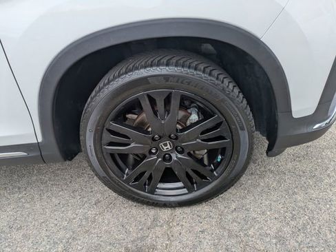 Used 2021 Honda Pilot Touring image 12