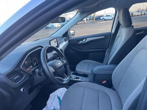 Used 2021 Ford Escape SE w/ SE Sport Appearance Package image 18