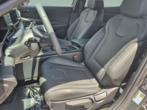 New 2026 Hyundai Elantra SEL Sport FWD image 18