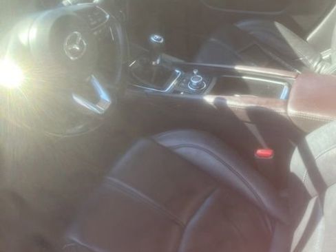 Used 2018 MAZDA MAZDA3 Touring FWD image 10