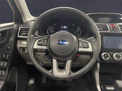 Used 2018 Subaru Forester 2.5i Premium image 12