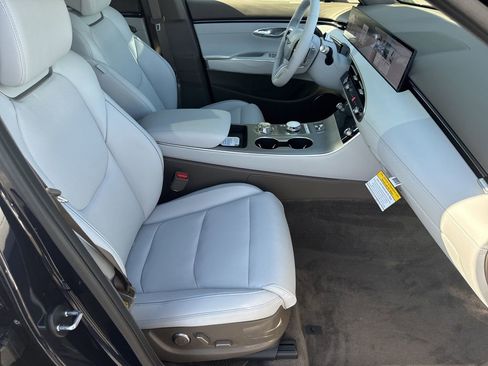 New 2026 Genesis GV70 2.5T Advanced image 13