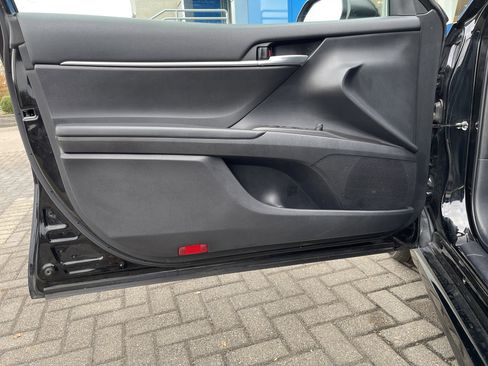 Used 2023 Toyota Camry SE image 13