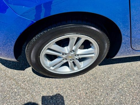 Used 2017 Chevrolet Cruze LT w/ Convenience Package FWD image 35