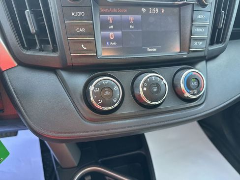 Used 2016 Toyota RAV4 LE AWD/4WD image 25