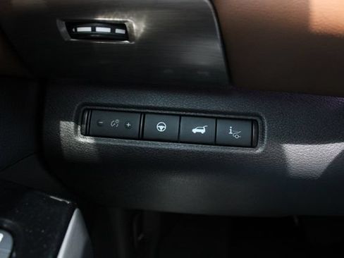 Used 2024 Nissan Pathfinder Platinum w/ Cargo Package AWD/4WD image 9