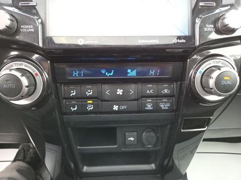 Used 2020 Toyota 4Runner TRD Off-Road image 12