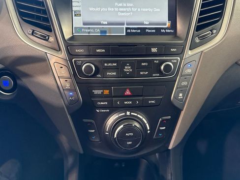 Used 2017 Hyundai Santa Fe FWD image 25
