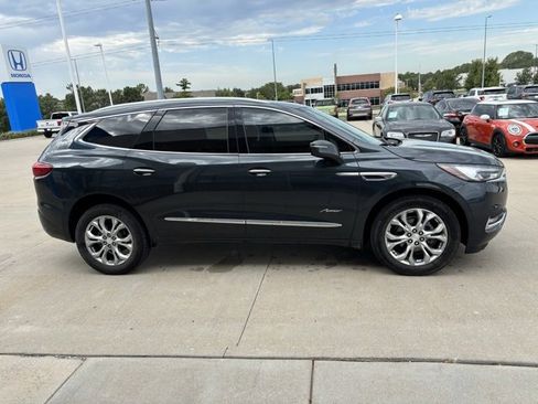 Used 2021 Buick Enclave Avenir w/ Avenir Technology Package image 4