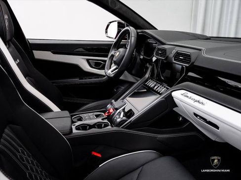 Used 2024 Lamborghini Urus S AWD/4WD image 43