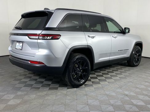 New 2026 Jeep Grand Cherokee Altitude image 2