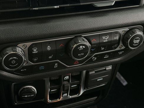 New 2024 Jeep Wrangler Unlimited w/ Convenience Group AWD/4WD image 16