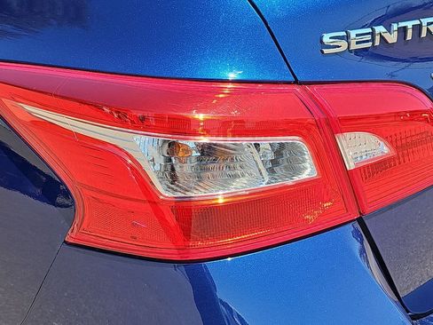Used 2016 Nissan Sentra S FWD image 31
