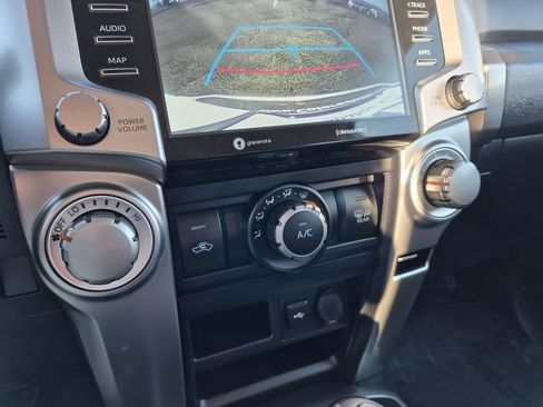 Used 2024 Toyota 4Runner SR5 AWD/4WD image 22
