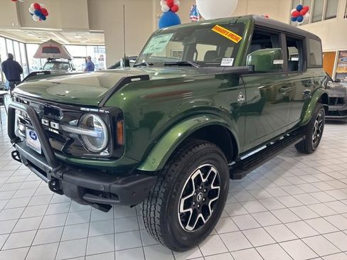 Used 2024 Ford Bronco Outer Banks AWD/4WD image 1