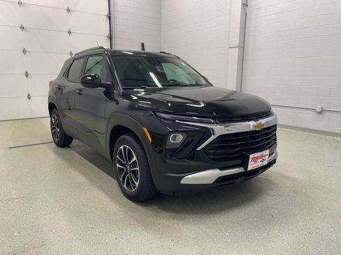 New 2026 Chevrolet TrailBlazer LT w/ Convenience Package image 2