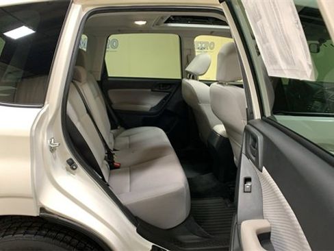 Used 2018 Subaru Forester 2.5i Premium w/ All-Weather Package image 13