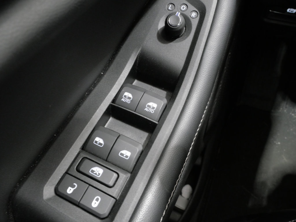 Used 2023 Jeep Grand Cherokee Limited w/ Luxury Tech Group II AWD/4WD image 12